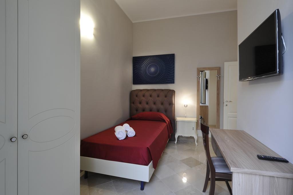 Palazzo Massari Hotel Lecce Bagian luar foto