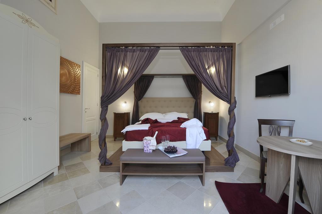Palazzo Massari Hotel Lecce Bagian luar foto