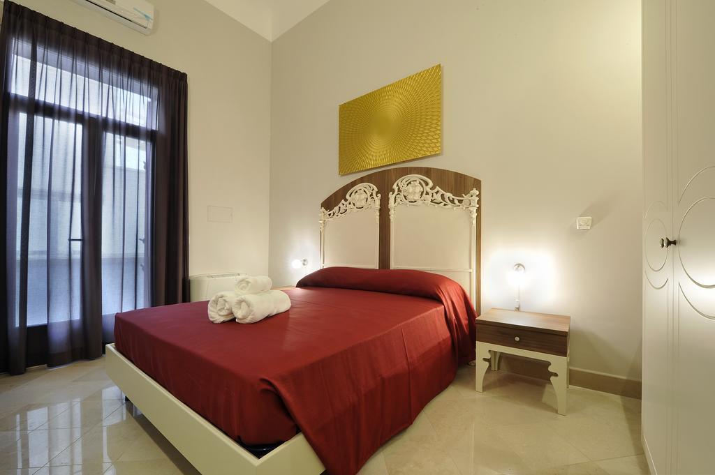 Palazzo Massari Hotel Lecce Bagian luar foto