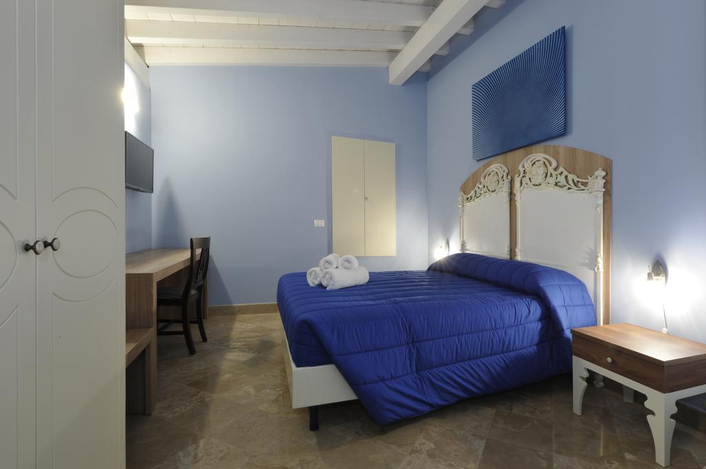 Palazzo Massari Hotel Lecce Bagian luar foto