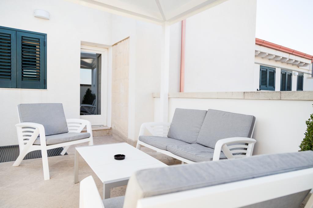 Palazzo Massari Hotel Lecce Bagian luar foto